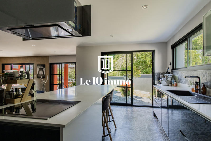 Maison - 191 m² - 7 pièces