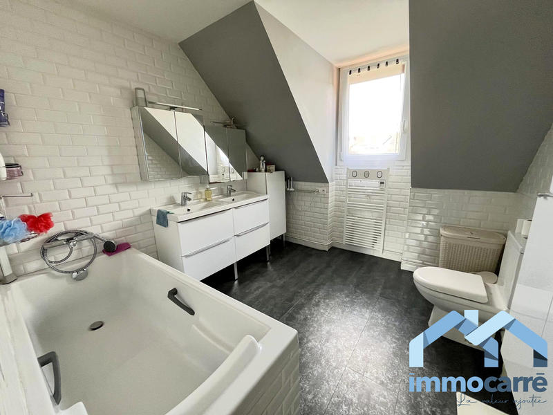 Maison - 85 m² - 4 pièces