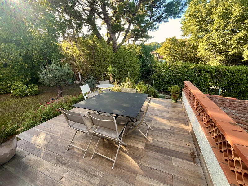 Maison - 298 m² - 10 pièces