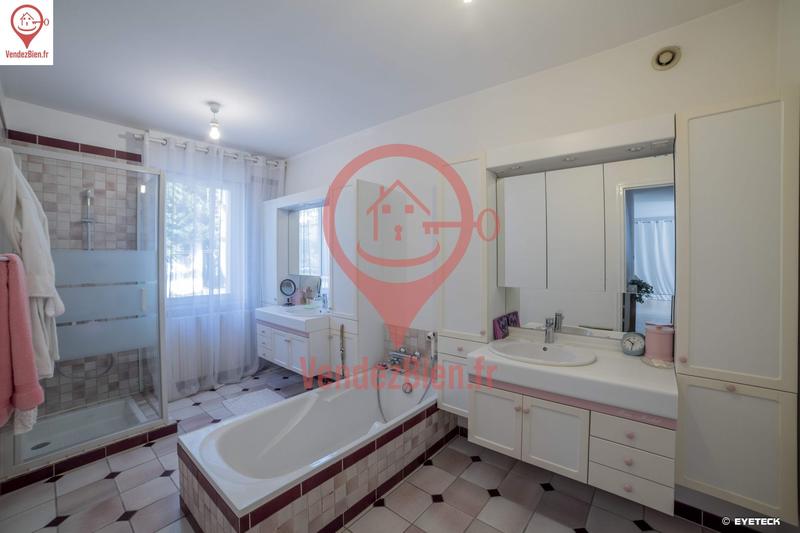 Maison traditionnelle - 130 m² - 5 pièces