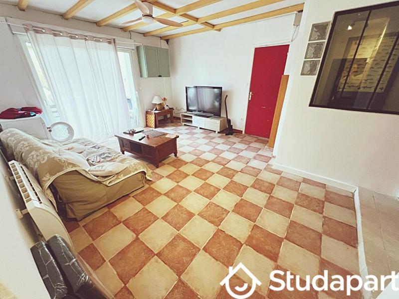 Chambre - 9 m² - 1 pièce