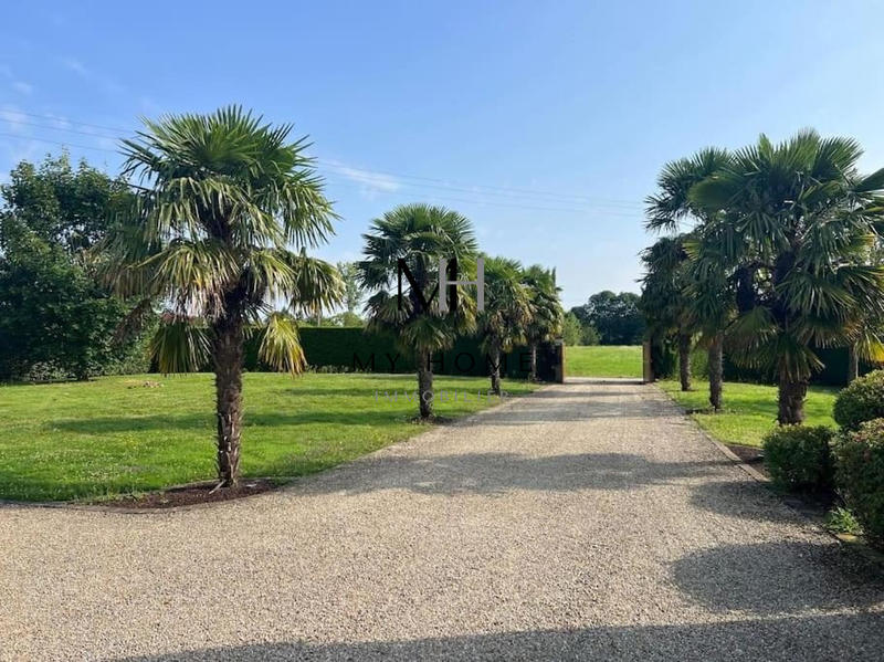 Villa - 220 m² - 10 pièces