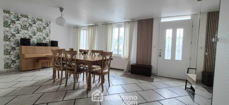 Maison - 180 m² - 8 pièces