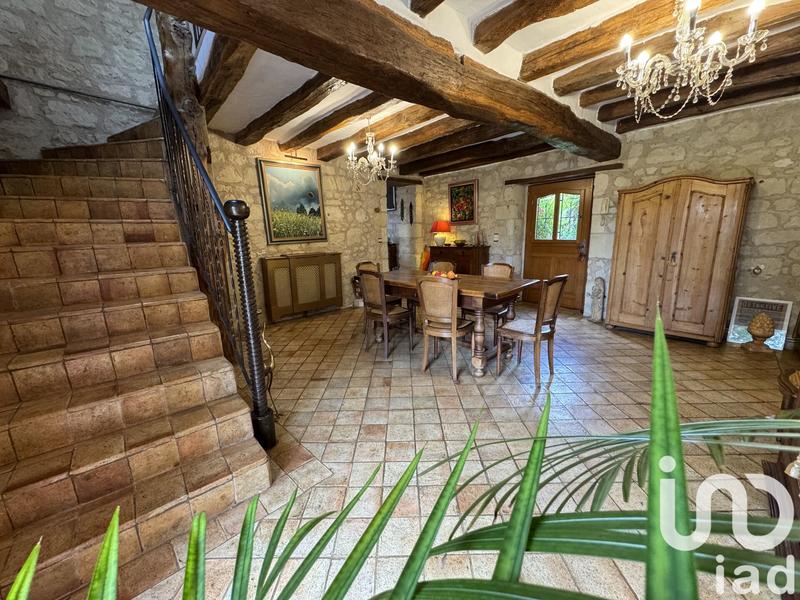 Maison - 288 m² - 11 pièces