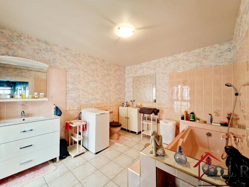 Maison - 260 m² - 6 pièces