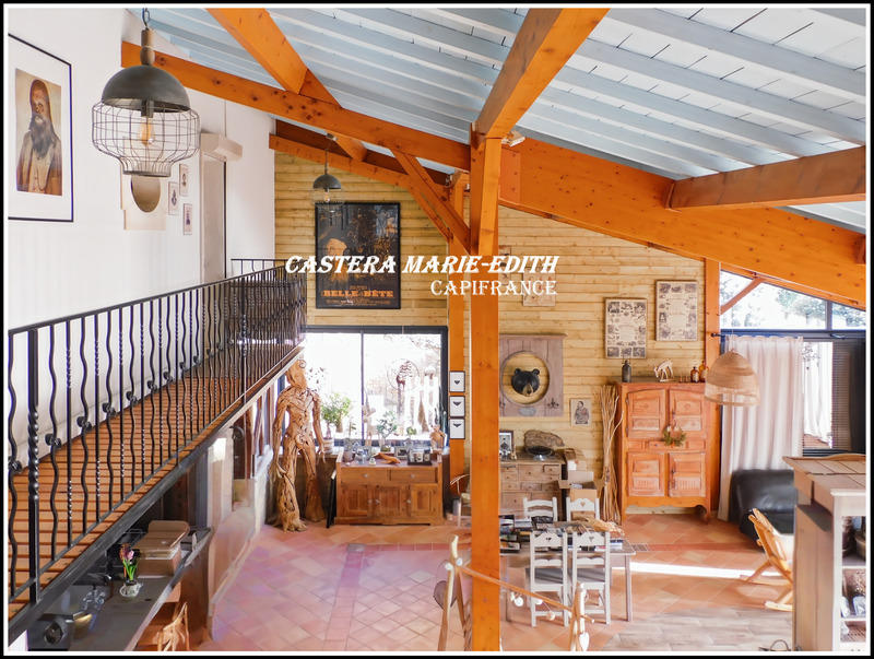 Maison - 955 m² - 33 pièces