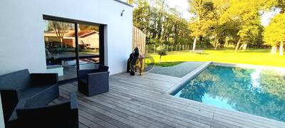 Villa - 200 m² - 6 pièces