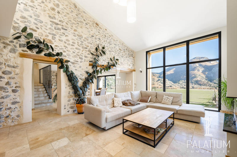 Mas - 243 m² - 6 pièces