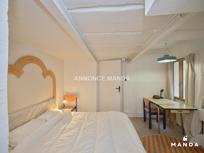 Chambre - 14 m² - 12 pièces