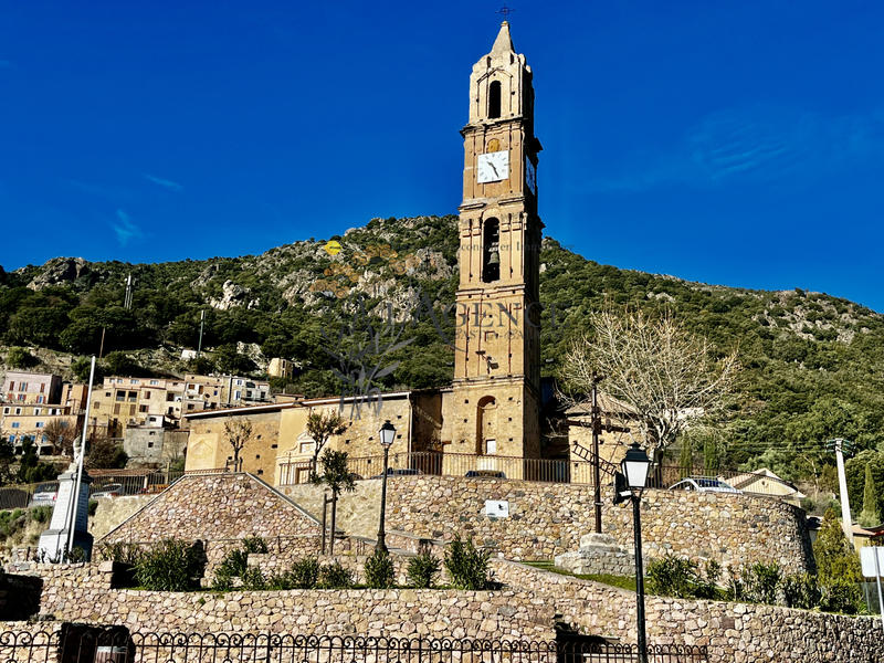 Maison - 113 m² - 10 pièces