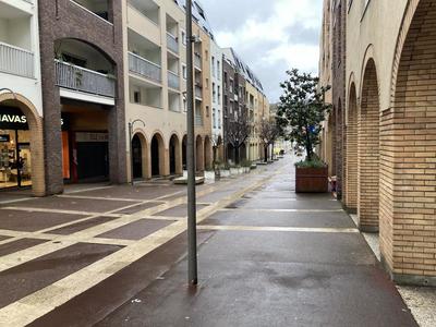 Local commercial - 143 m² - 2 pièces