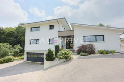 Maison - 390 m² - 8 pièces