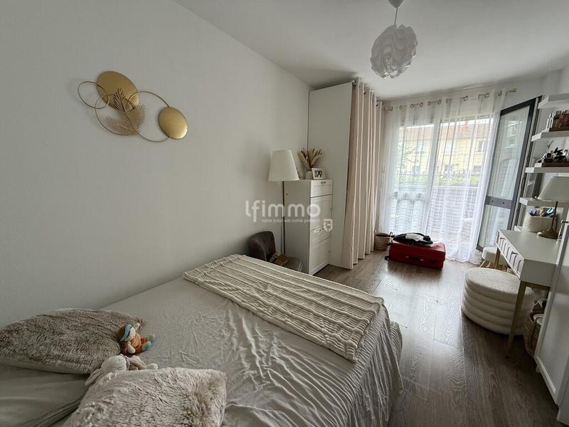 Appartement - 97 m² - 5 pièces
