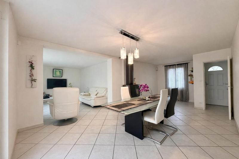 Maison - 110 m² - 4 pièces