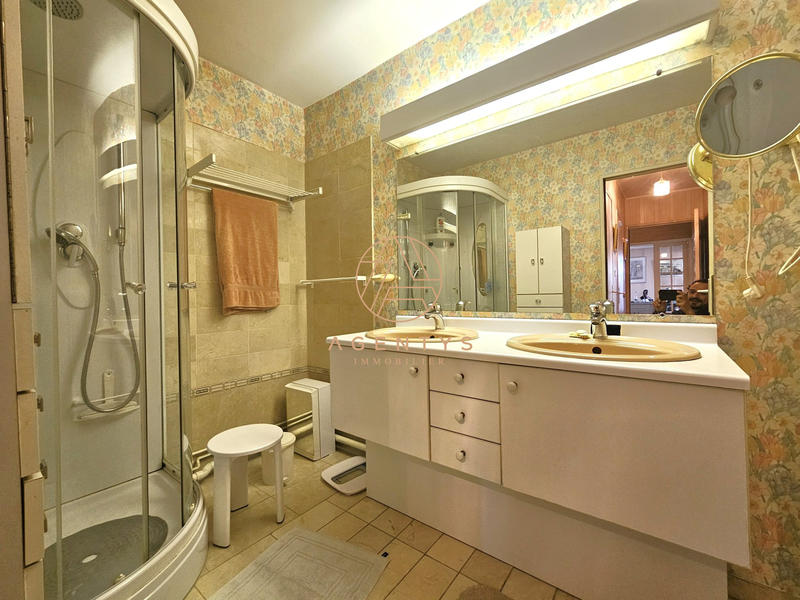 Appartement - 79 m² - 4 pièces