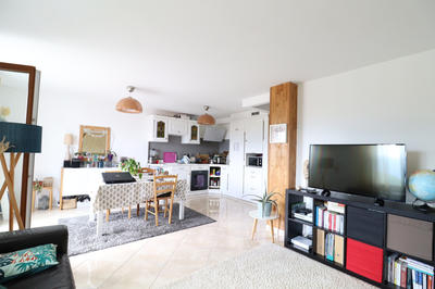 Appartement - 65 m² - 4 pièces