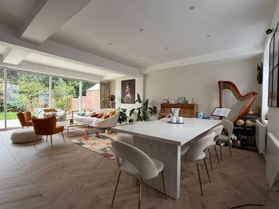 Maison - 211 m² - 6 pièces