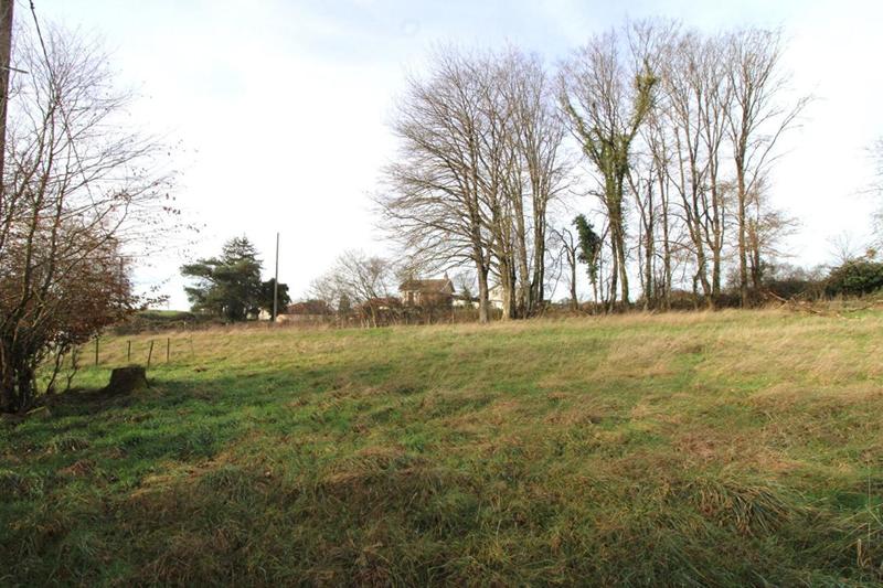 Terrain constructible - 1 825 m²
