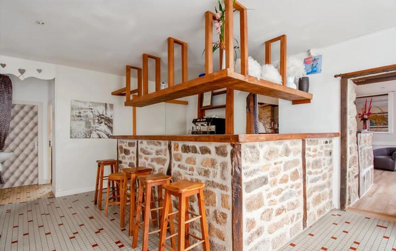 Propriété - 469 m² - 16 pièces