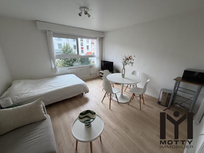 Studio - 25 m² - 1 pièce