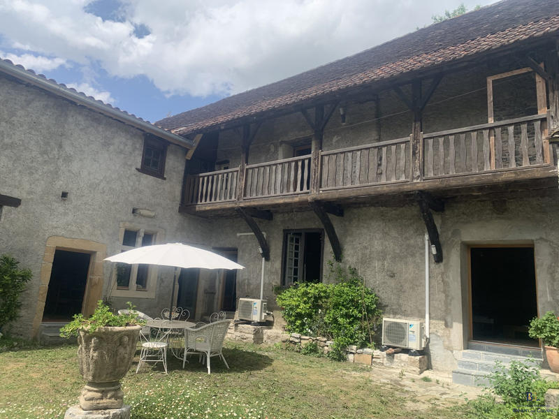 Maison - 231 m² - 6 pièces