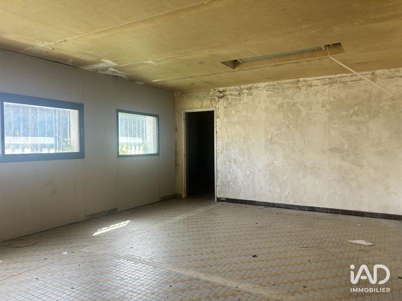 Local commercial - 2 000 m²