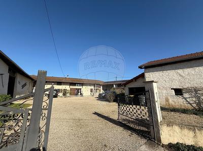 Maison - 270 m² - 7 pièces