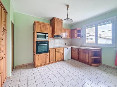 Maison - 145 m² - 8 pièces