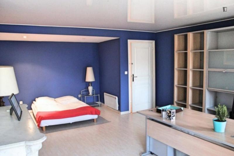 Chambre - 30 m² - 6 pièces