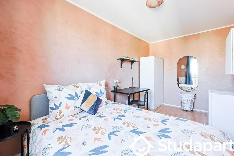 Chambre - 10 m² - 1 pièce