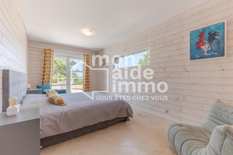 Maison contemporaine - 227 m² - 7 pièces