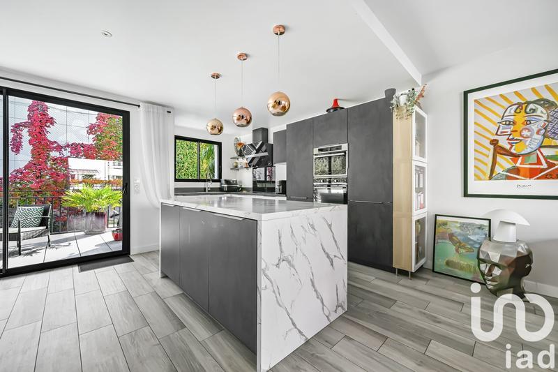 Maison - 162 m² - 8 pièces