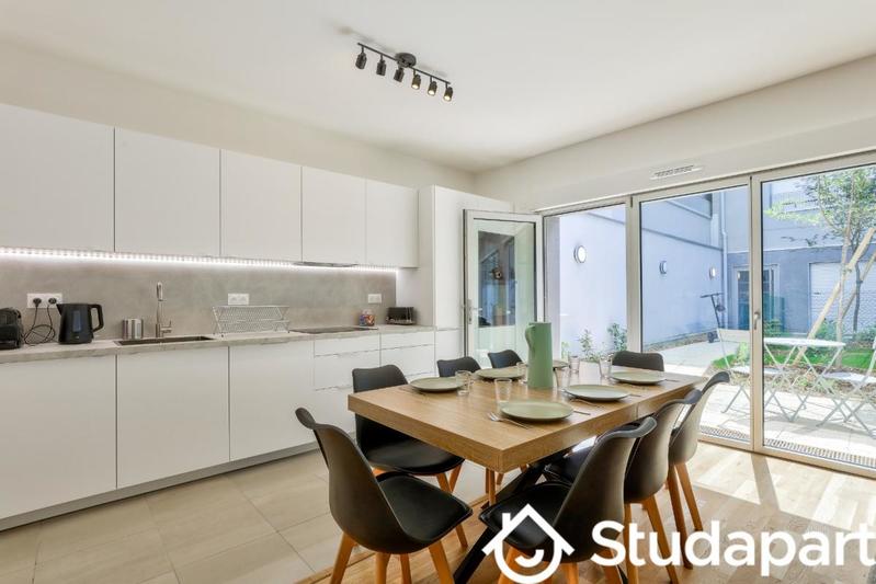 Chambre - 9 m² - 1 pièce