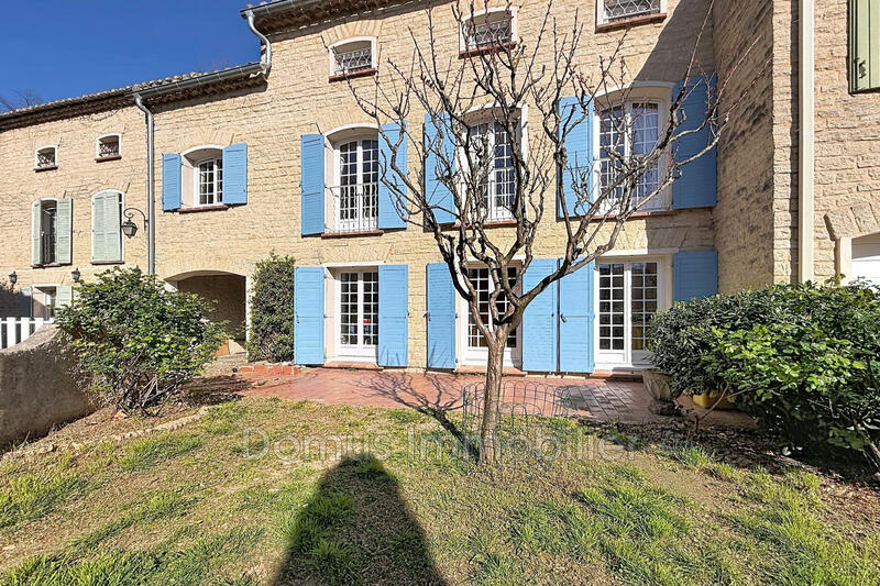 Maison - 198 m² - 8 pièces