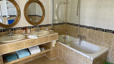 Château - 1 500 m² - 30 pièces