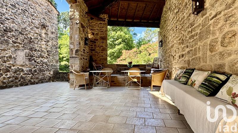 Maison - 404 m² - 12 pièces