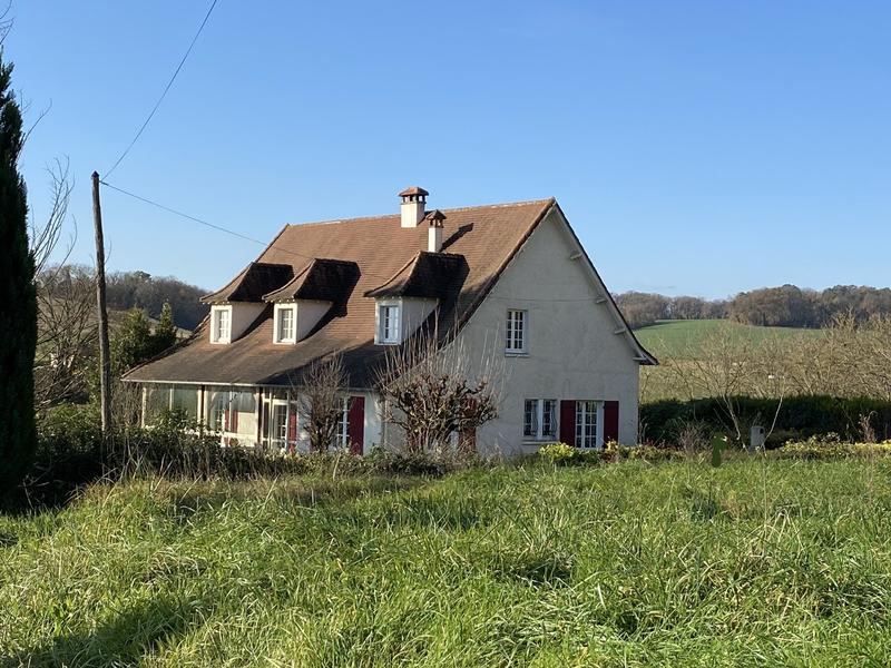 Maison - 140 m² - 8 pièces