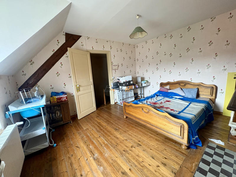 Maison - 220 m² - 7 pièces