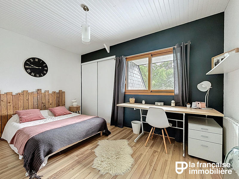 Maison - 230 m² - 8 pièces