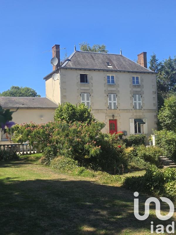 Maison - 330 m² - 9 pièces