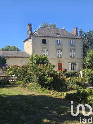 Maison - 330 m² - 9 pièces