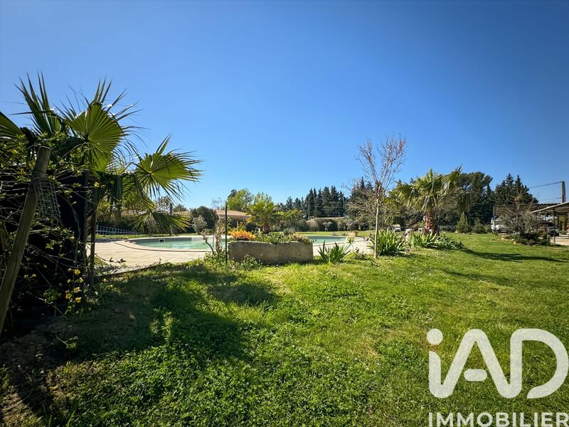 Maison - 256 m² - 8 pièces