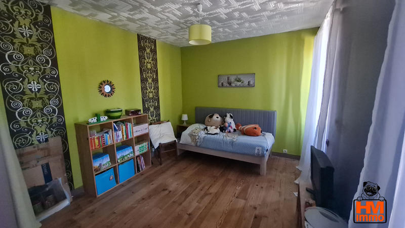 Maison - 235 m² - 8 pièces