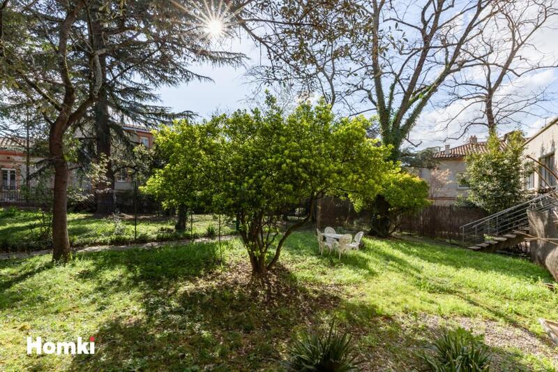 Maison - 328 m² - 11 pièces