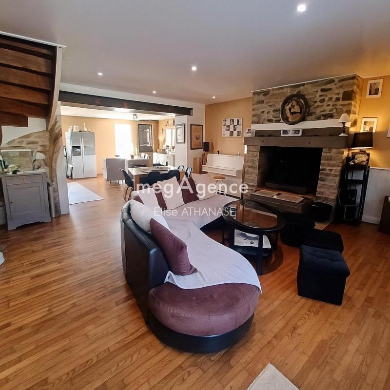 Maison - 205 m² - 7 pièces