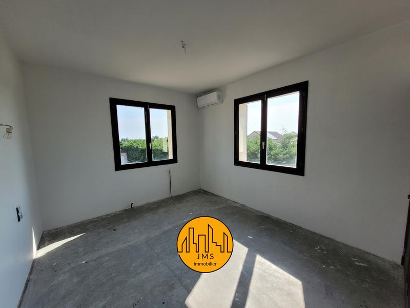 Maison - 240 m² - 8 pièces