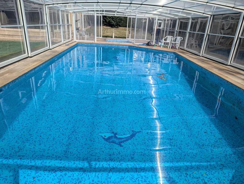 Maison - 260 m² - 8 pièces