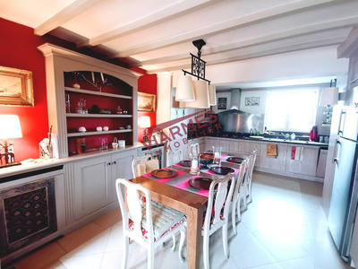 Maison - 180 m² - 6 pièces