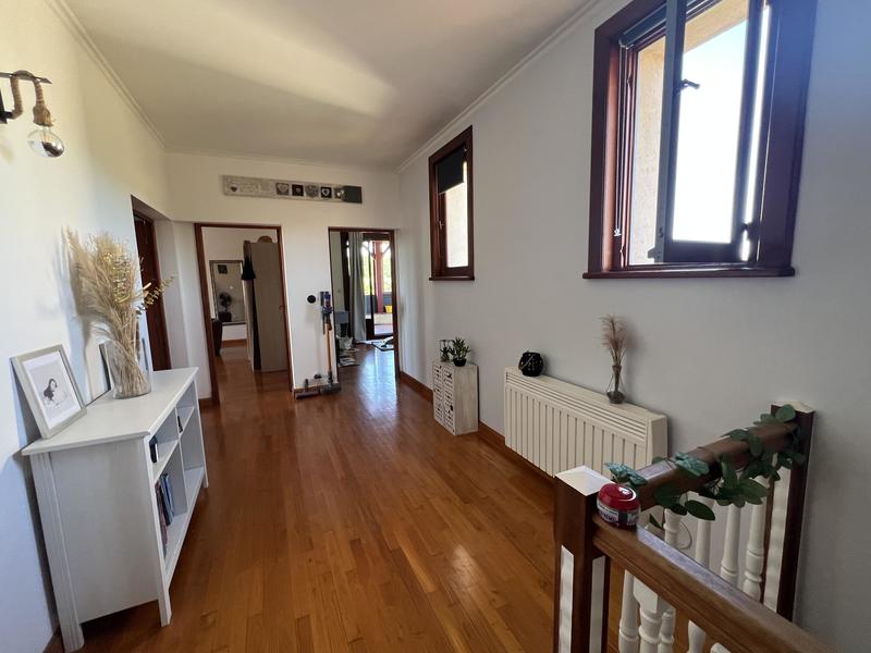 Maison - 256 m² - 7 pièces