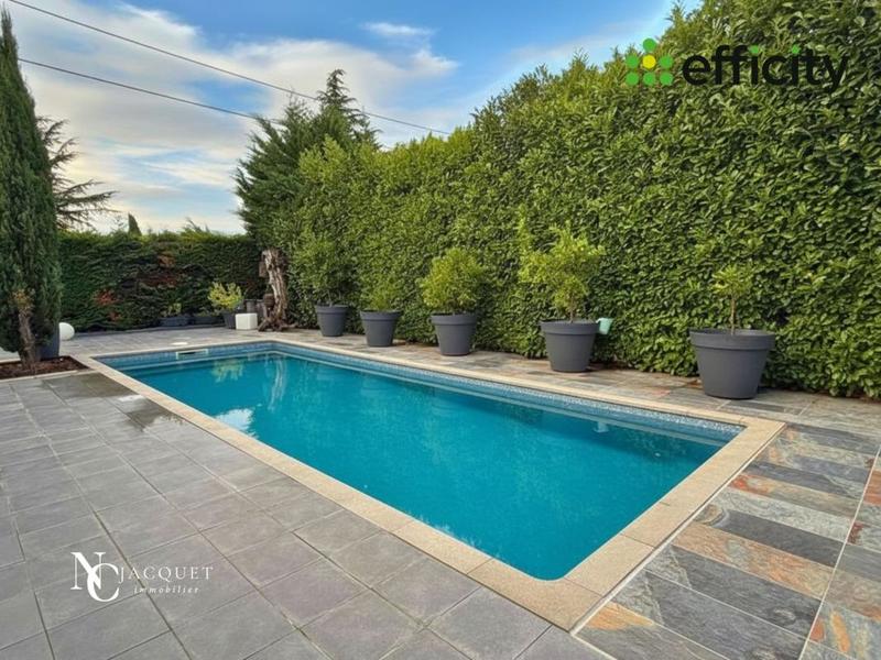 Villa - 200 m² - 8 pièces